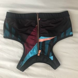 L’urv Zip Up Sports Bra